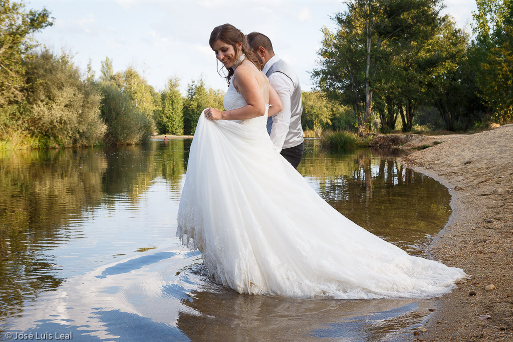 Post boda de Roberto y Estíbaliz en el Puente Mozar (Zamora)